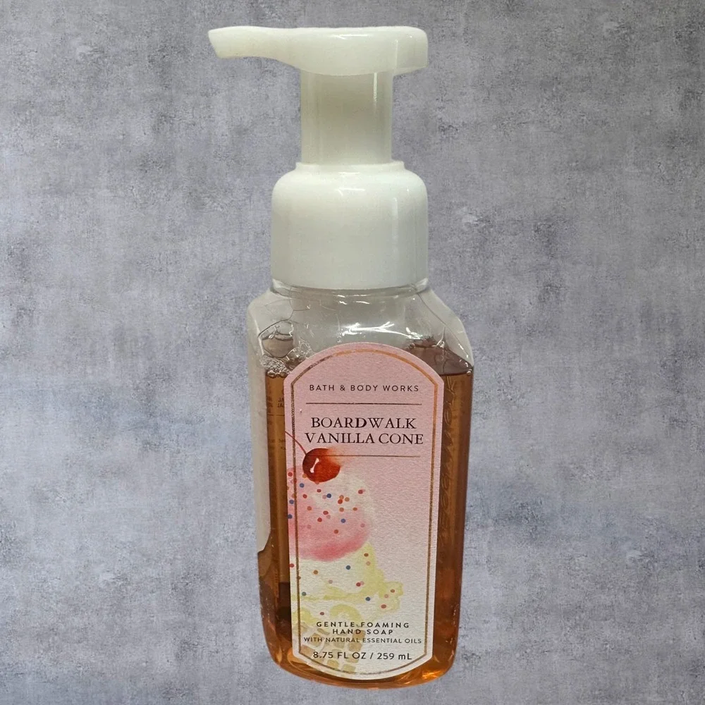 Bath & Body Works Foaming Hand Soap Set 3pk 8.75oz Vanilla/Strawberry NEW Summer